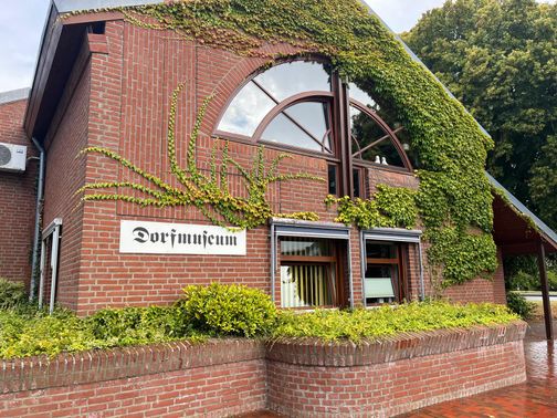Im Dorfmuseum Handewitt erlebst du, wie das dörfliche Leben früher war.