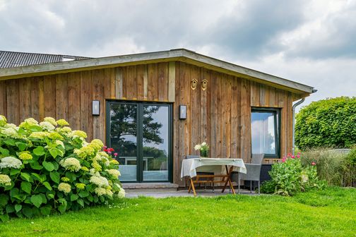 Außenansicht der Ferienwohnung mit Terrasse