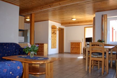 Innenansicht der Ferienwohnung mit großem Wohnbereich