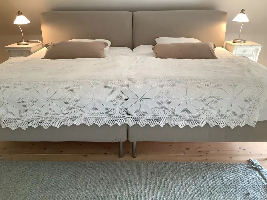 Bett im Schlafzimmer