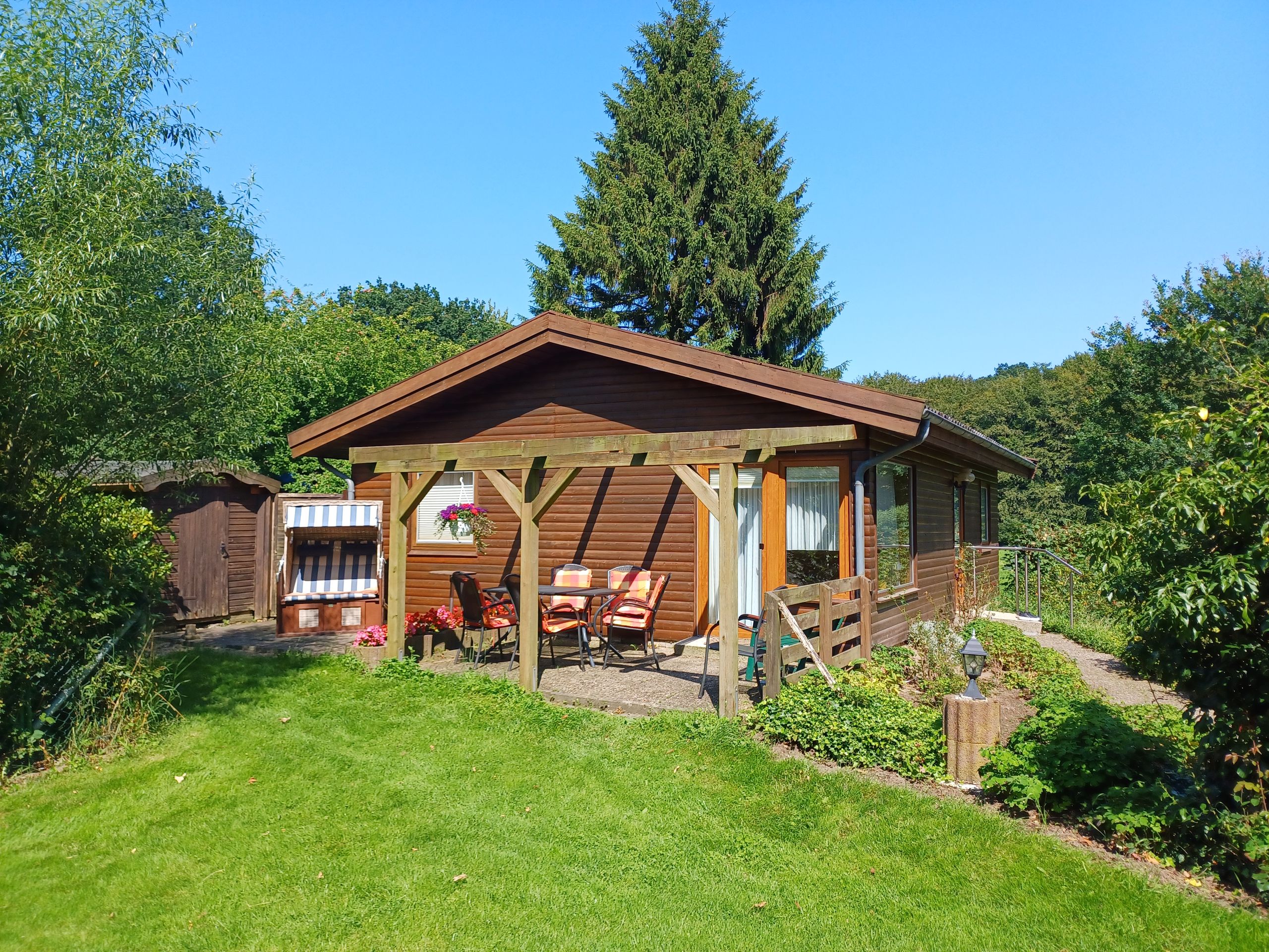 Terrasse und Garten der Ferienwohnung