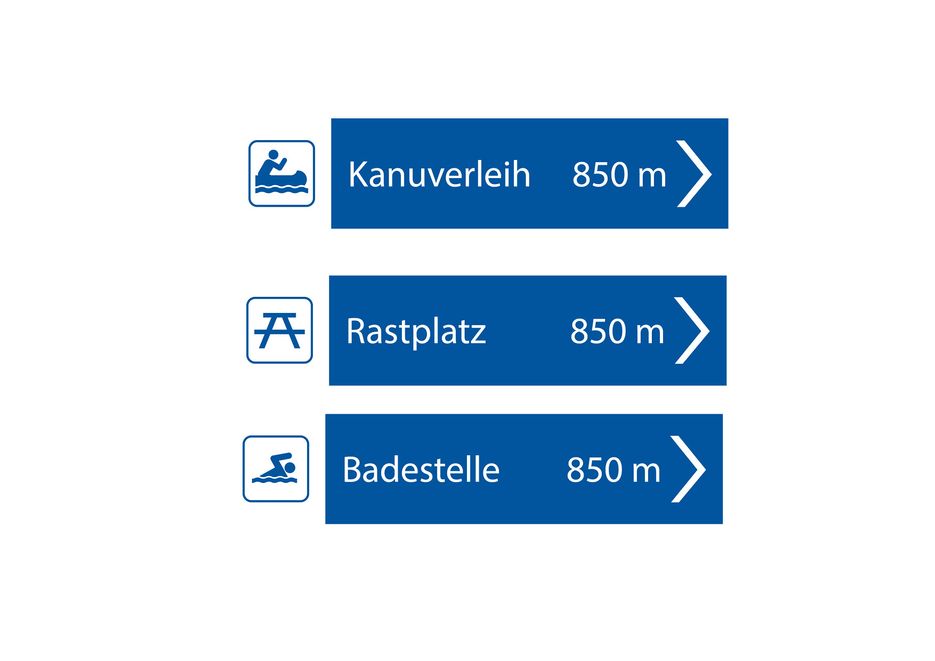 drei Schilder mit Pfeilen