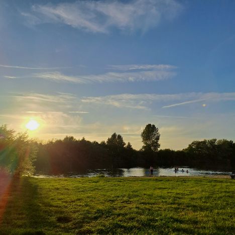 Baggersee im Abendlicht