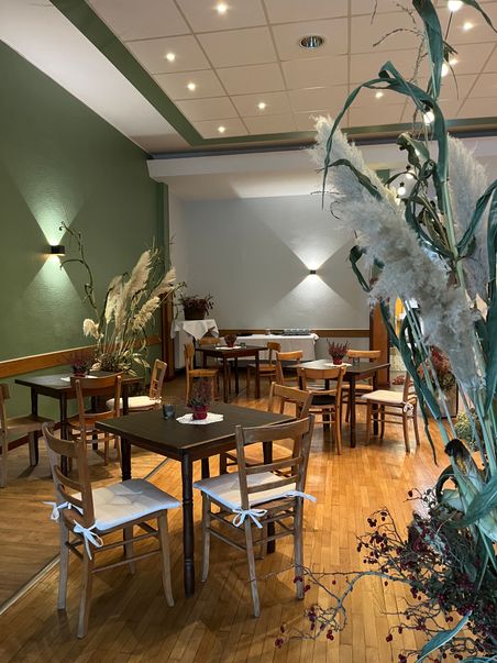 Der gemütliche Innenbereich des Landgasthofes moi in Tetenhusen